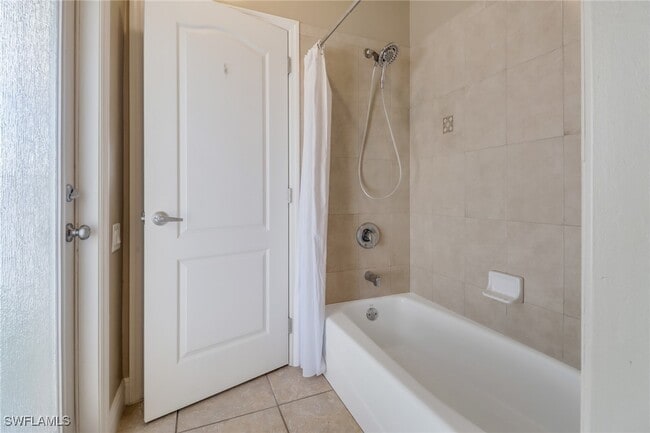 Building Photo - 2236 SW 27th St