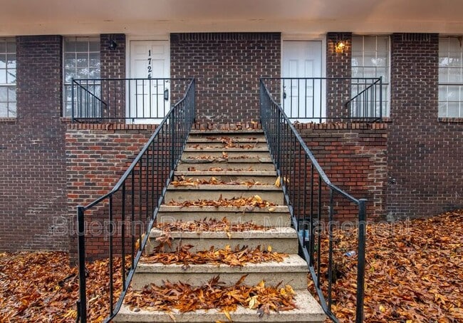 Building Photo - 1722 6th Pl Cir NW