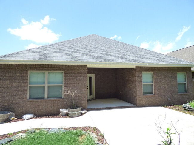 Building Photo - 5204 Parkside Dr