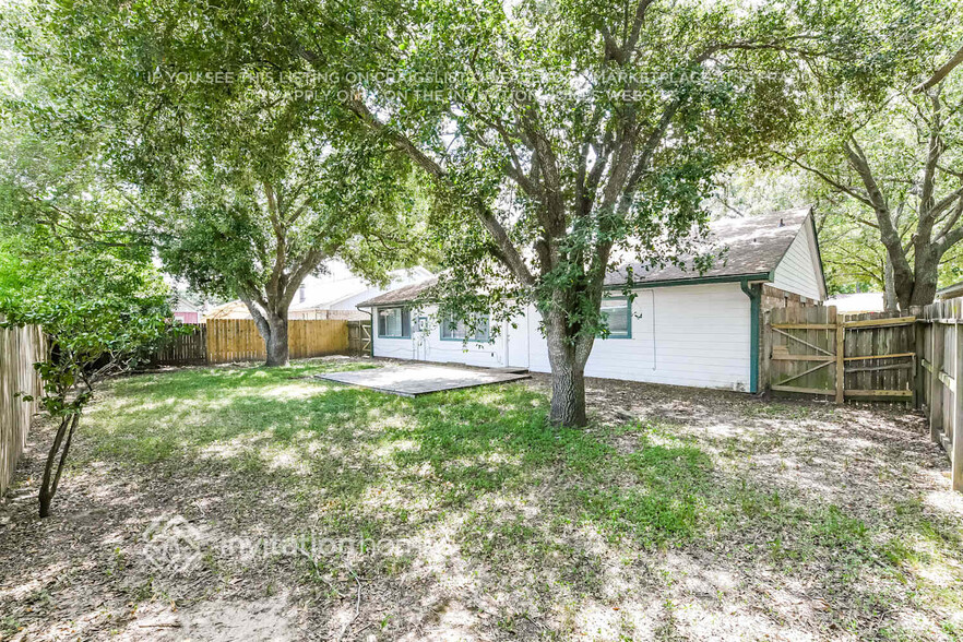 Building Photo - 2622 Broomsedge Dr