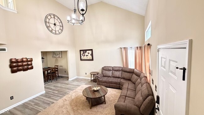 Building Photo - 6010 Lakeside Manor Ave