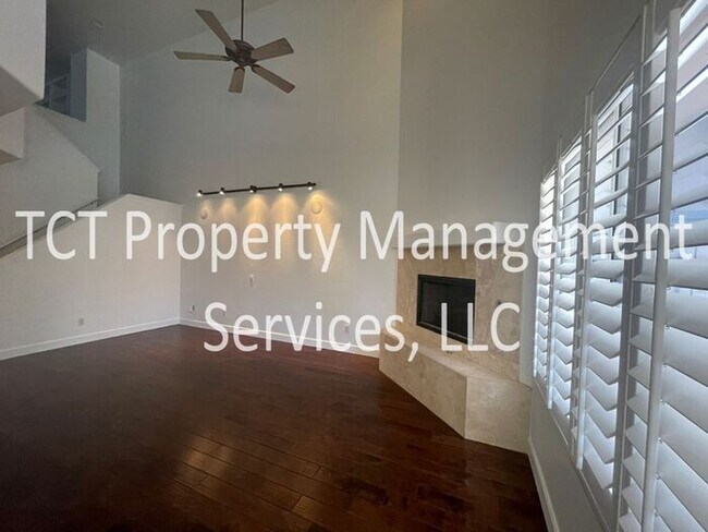 Building Photo - Updated Dual Primary Suite in Great Location!