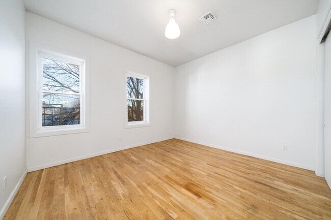 Building Photo - 386 Bergen Ave