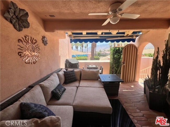 Building Photo - 500 E Amado Rd