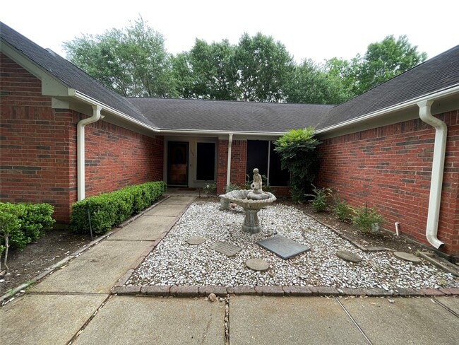 Building Photo - 7110 Pembrough Ln