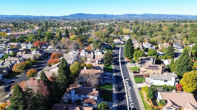 Building Photo - 517 Leafhaven Ln