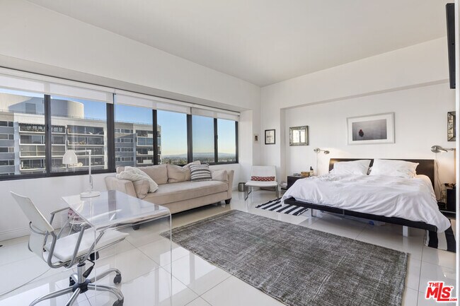 Building Photo - 10445 Wilshire Blvd