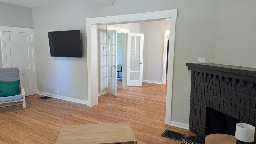 Building Photo - 4216 Mercier St