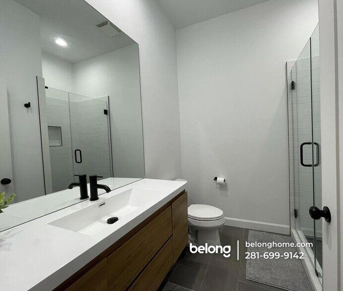 Building Photo - 5920 Fairdale Ln