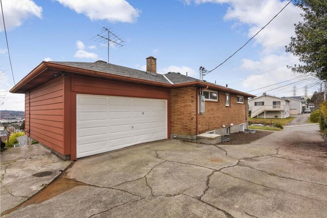 Building Photo - North Beacon Hill House - 2 bedrooms