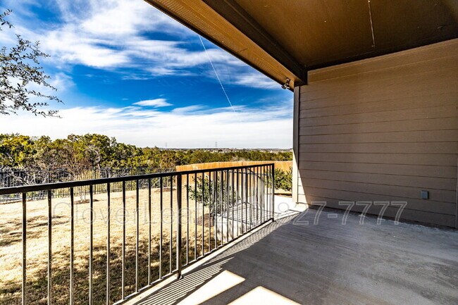 Building Photo - 5530 Pin Pt