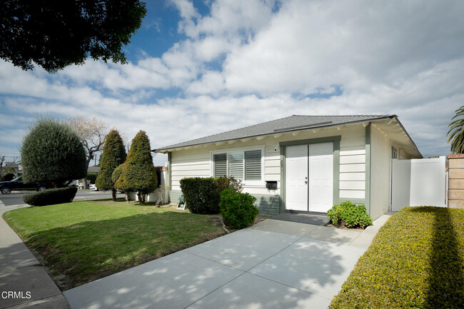 Building Photo - 851 Ivywood Dr