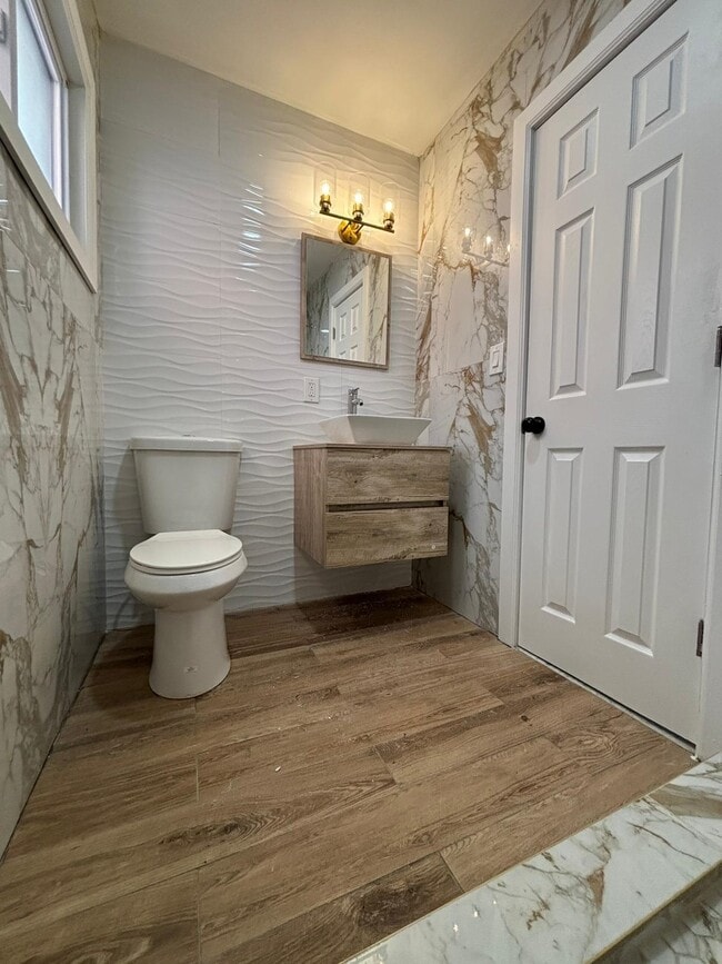 Building Photo - 9047 Palisade Ave