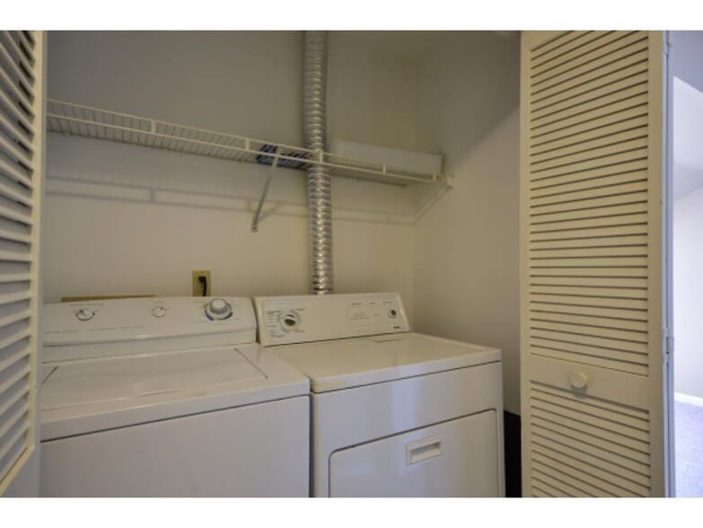Washer & Dryer - 372 Hildred Dr