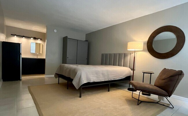 Building Photo - Best Deal in the area! Newly renovated Studio apartment - All Utilities Included!