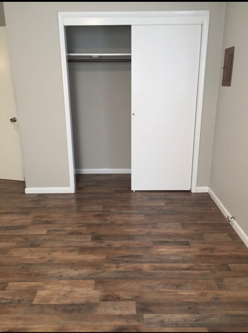 Building Photo - 193 Lake St