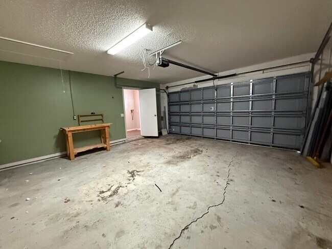 Building Photo - 548 SW Undallo Rd