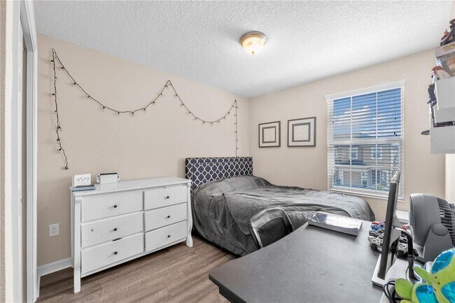 Building Photo - 7085 Woodchase Glen Dr