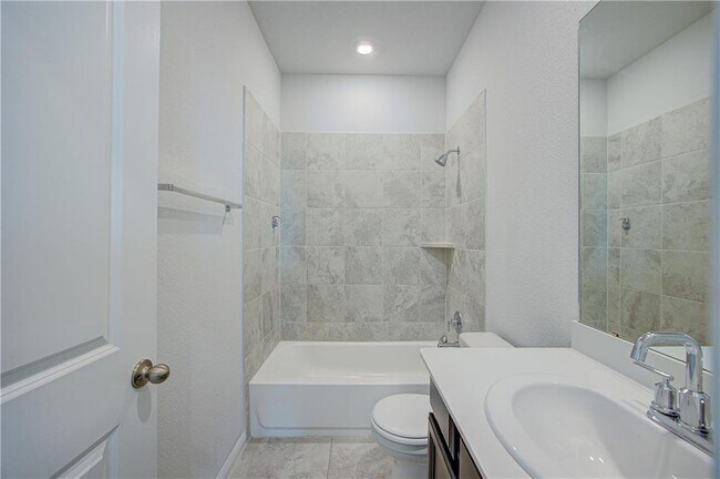 Building Photo - 128 Serpens St