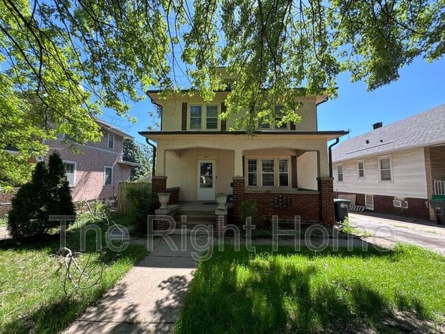 Primary Photo - 1521 Park Wild Ave