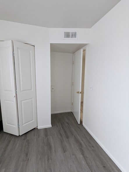 Building Photo - 1866 S Monterey Dr