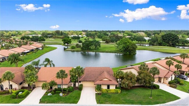 Building Photo - 3281 SW Bobalink Way