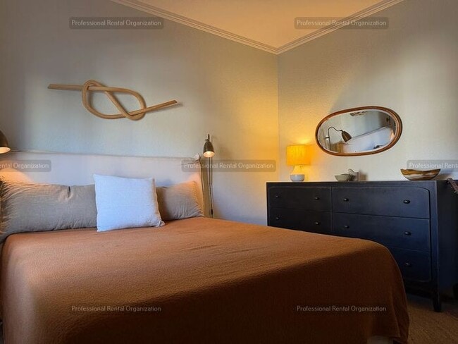 Building Photo - Wine Country Living at Its Finest