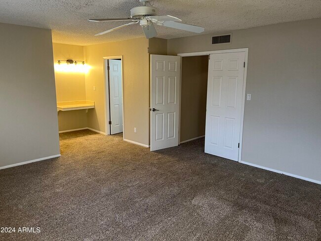 Building Photo - 8381 E Indian School Rd