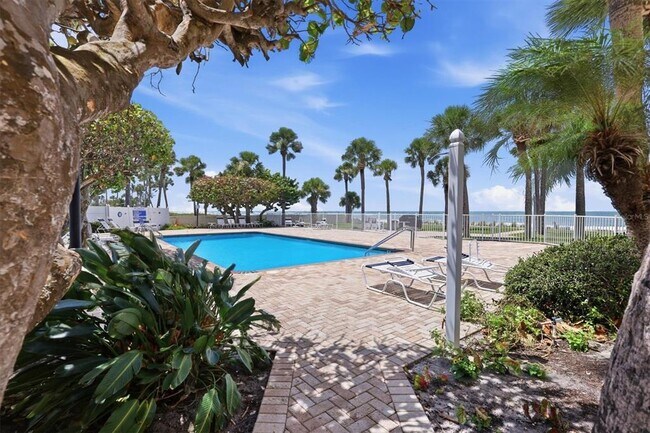 Building Photo - 4401 Gulf of Mexico Dr