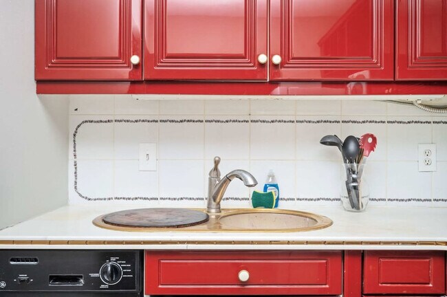 Building Photo - 215 Piedmont Ave NE