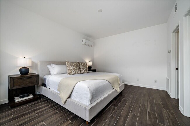 Building Photo - 56765 Merion