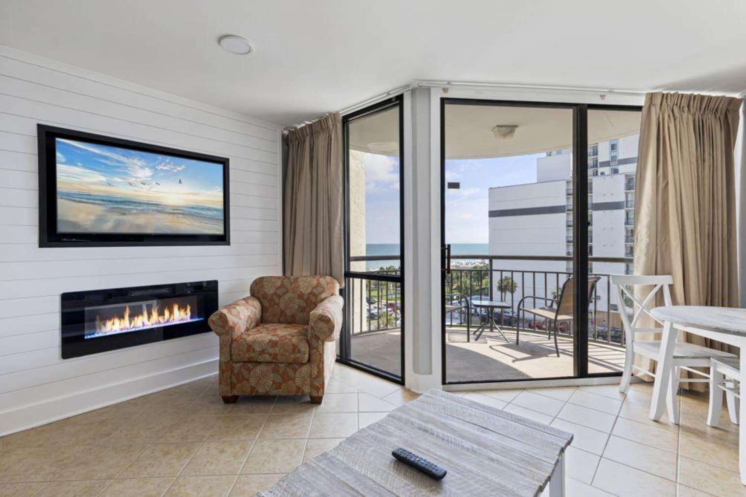Building Photo - 2310 N Ocean Blvd