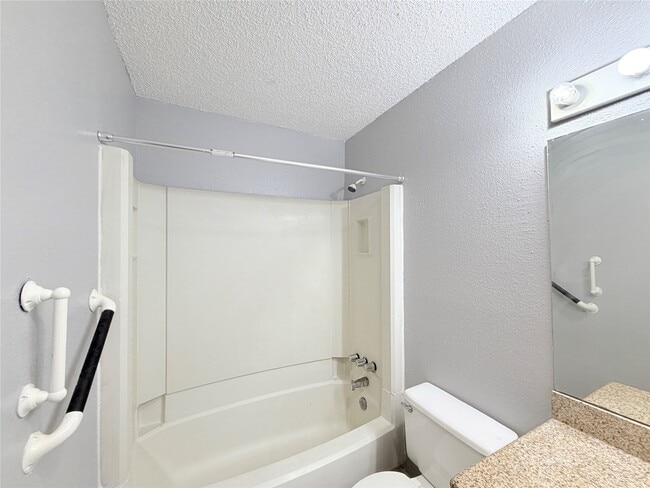 Building Photo - 9461 Pagewood Ln