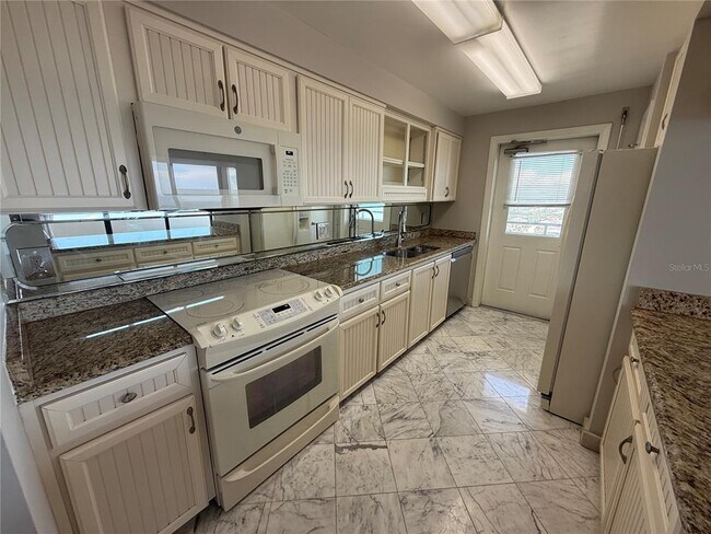 Building Photo - 1601-1601 N Central Ave