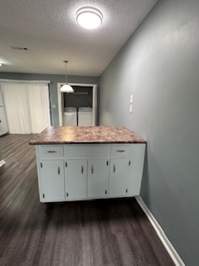 Building Photo - Lakeside Townhomes, Daleville Alabama