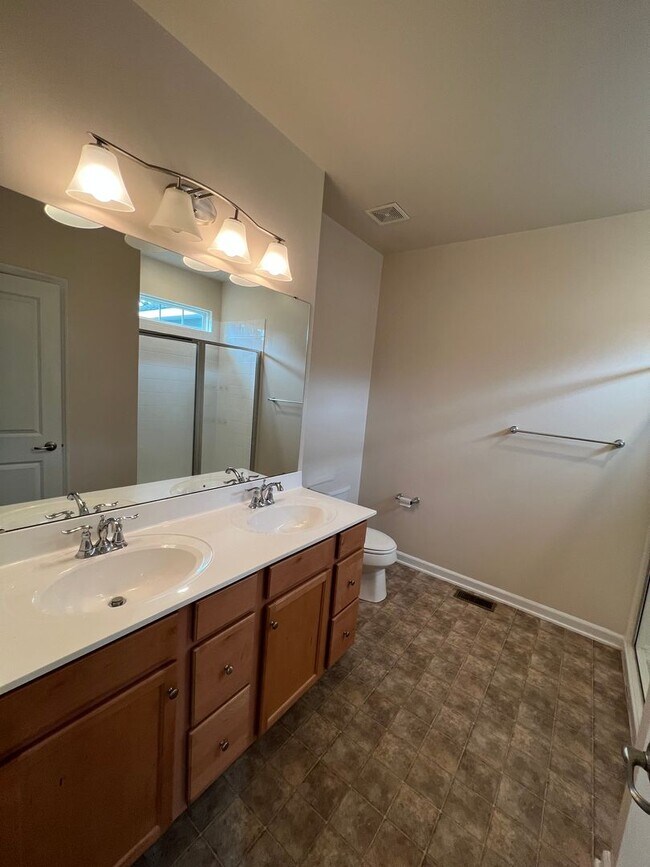 Building Photo - 965 Eagle Pl