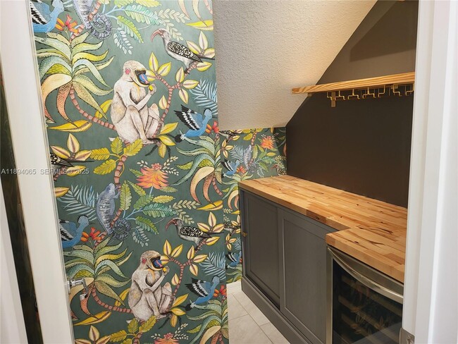 Building Photo - 2820 Troubadour St