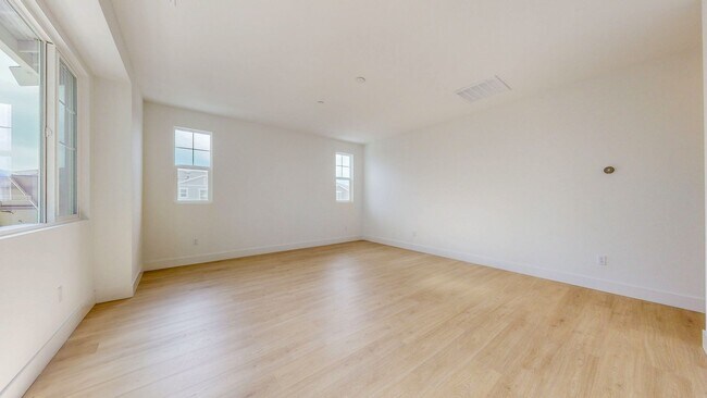 Building Photo - 2782 Sassy St