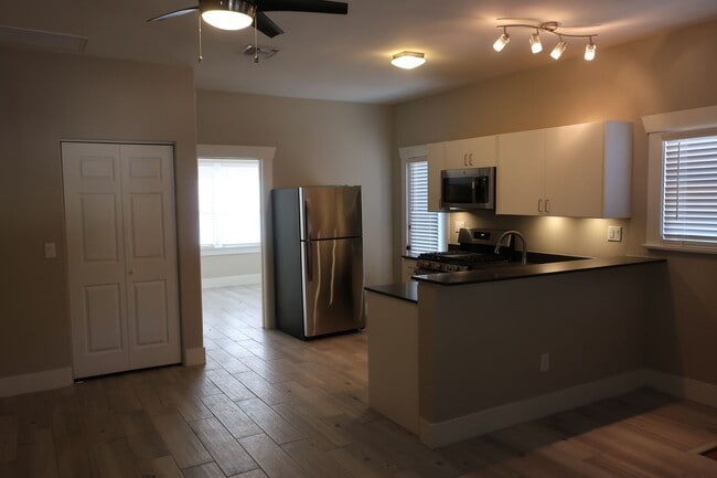 Building Photo - Charming Duplex Apartment in Historic U of A Neighborhood Fully Remodeled in 2020