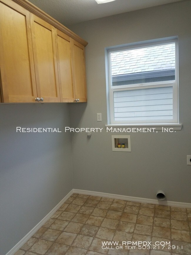 Building Photo - 2 Story Home in Arbor Vineyards neighborhood!