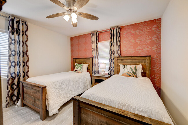 Building Photo - 125 S 10th St