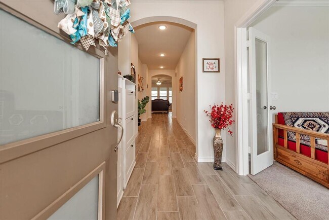 Building Photo - 6915 Twilight Elm Trace