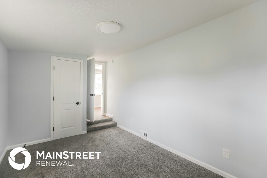 Building Photo - 1411 Randall Rd