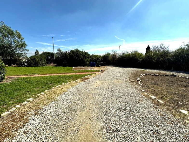 Building Photo - 10847 Balboa Blvd