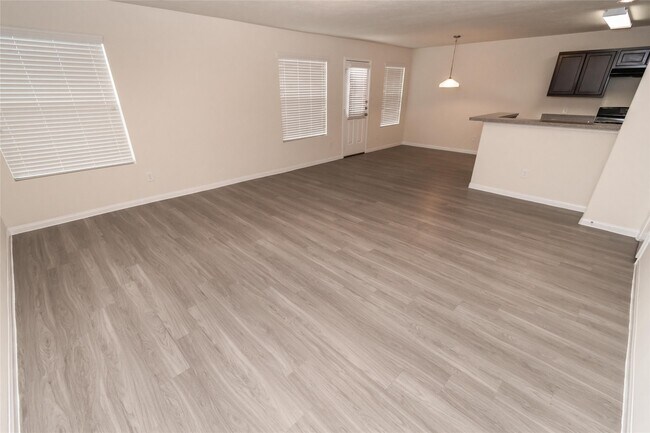 Building Photo - 19327 Golden Wave Dr