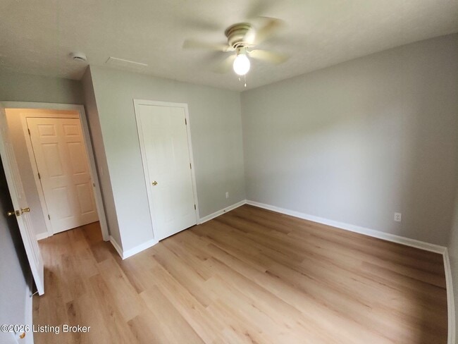 Building Photo - 405 Parker Pl