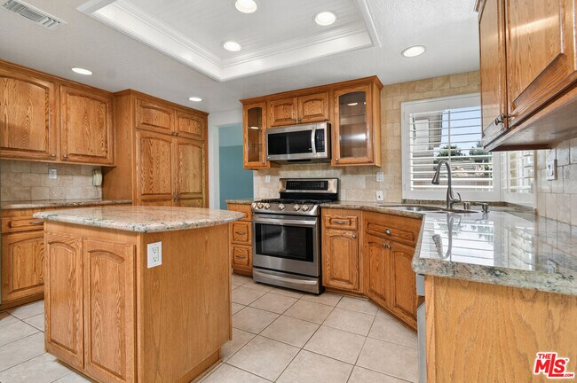 Building Photo - 2649 Rikkard Dr