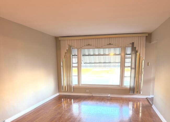 Building Photo - 11706 S Artesian Ave