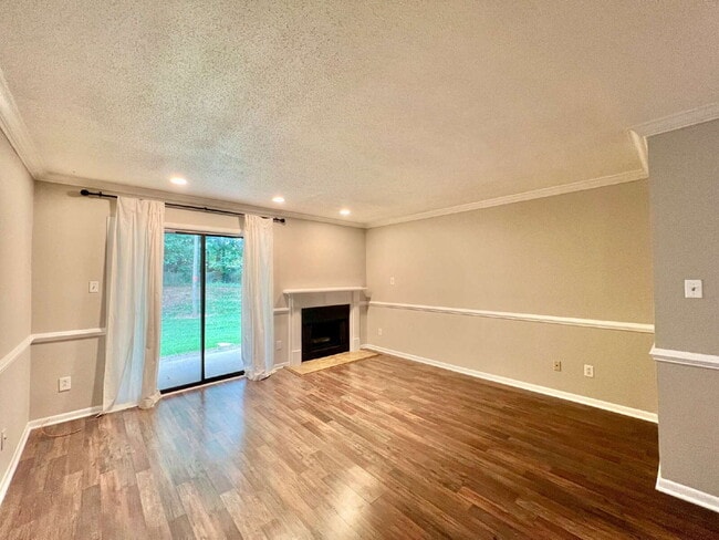 Building Photo - CONDO MINUTES FROM SouthParK!