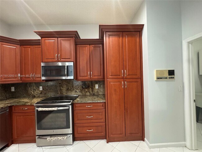 Building Photo - 5136 NW 99th Way